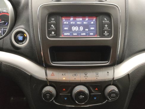 Used 2019 Dodge Journey SE image 25