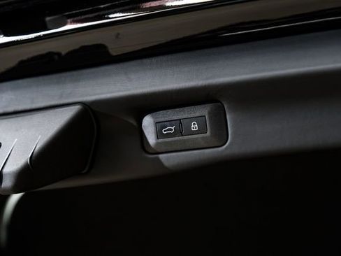 Used 2025 Ferrari Purosangue image 82