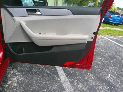 Used 2018 Hyundai Sonata SE FWD image 25