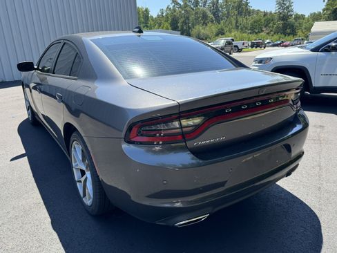 Used 2022 Dodge Charger SXT w/ Plus Group RWD image 7