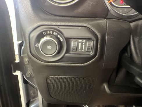 Used 2019 Jeep Wrangler Unlimited Sport AWD/4WD image 18