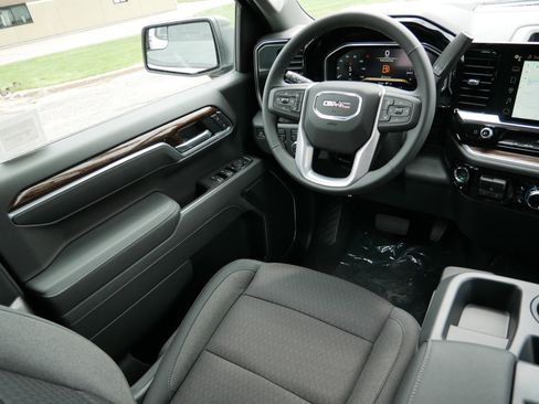 New 2026 GMC Sierra 1500 Elevation AWD/4WD image 13