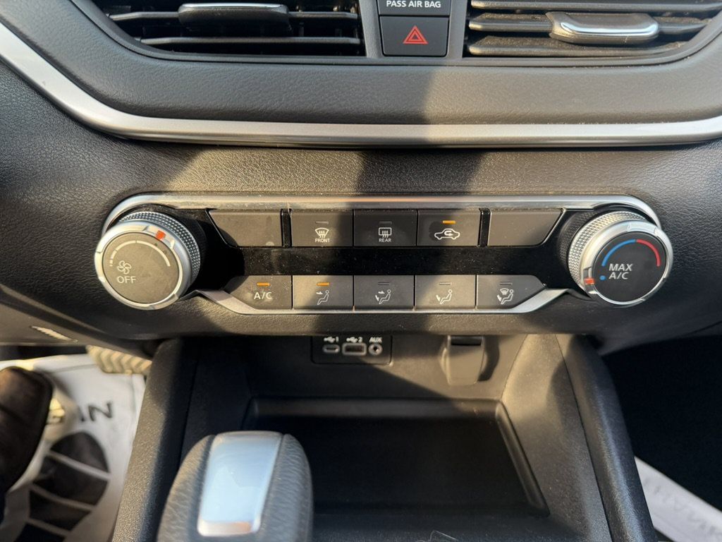 Used 2022 Nissan Altima 2.5 SV FWD image 24