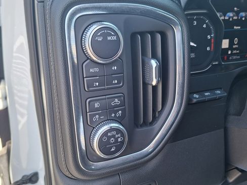 Used 2021 GMC Sierra 1500 SLT w/ SLT Premium Plus Package AWD/4WD image 10