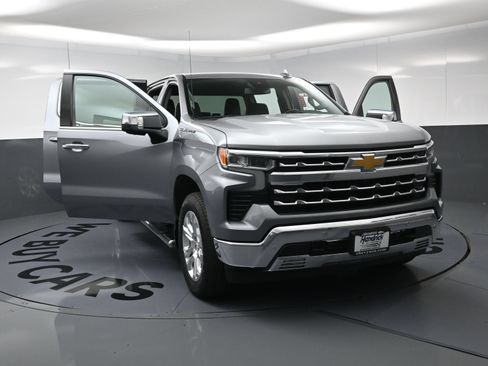 Used 2023 Chevrolet Silverado 1500 LTZ AWD/4WD image 24
