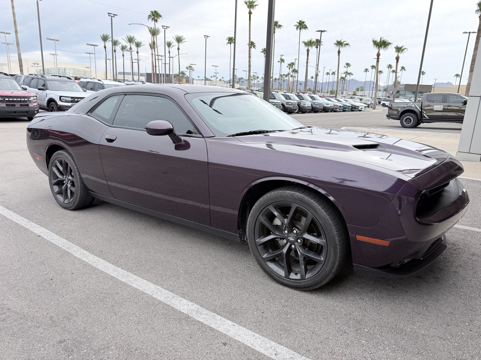Used 2021 Dodge Challenger SXT w/ Driver Convenience Group RWD image 3