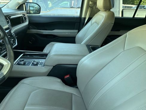 Used 2024 Ford Expedition Max Limited image 11