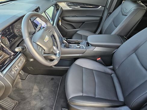 New 2025 Cadillac XT6 Premium Luxury w/ Technology Package image 9