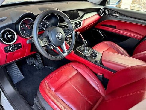 Used 2018 Alfa Romeo Stelvio AWD image 2
