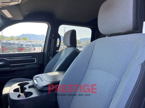 Used 2024 RAM 2500 Big Horn AWD/4WD image 34