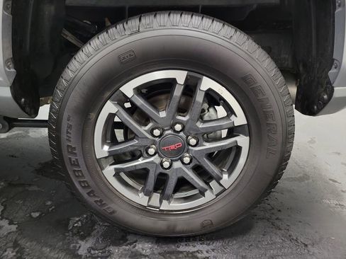 Used 2025 Toyota Tacoma TRD Sport AWD/4WD image 10