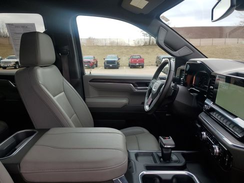 Used 2024 GMC Sierra 1500 SLT w/ SLT Premium Plus Package image 34