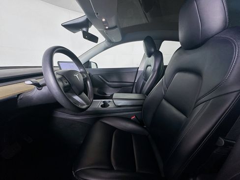 Used 2021 Tesla Model Y Long Range image 13