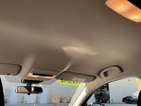 Used 2024 Nissan Sentra SR FWD image 12