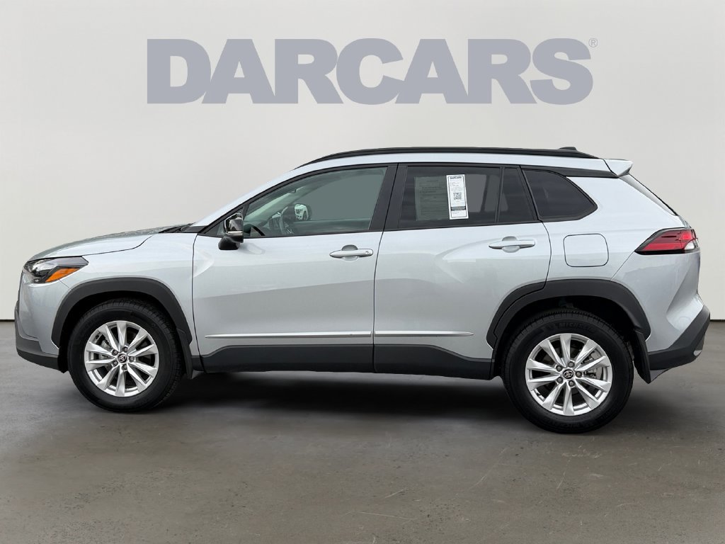 Used 2026 Toyota Corolla Cross LE AWD/4WD image 4