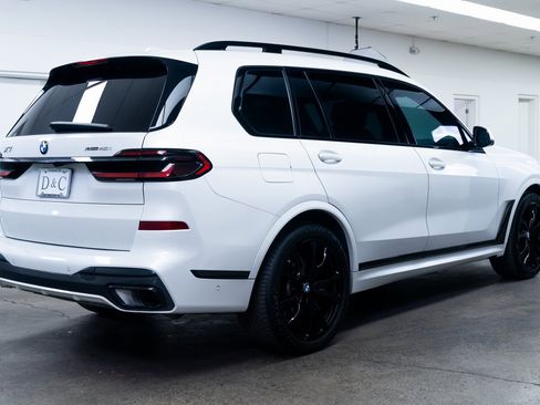 Used 2025 BMW X7 xDrive40i w/ M Sport Package image 6