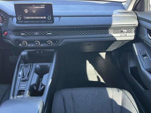 Used 2023 Honda Accord EX image 19