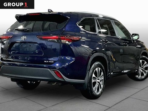 Certified 2025 Toyota Highlander XLE AWD/4WD image 13