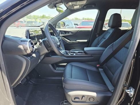 New 2026 Chevrolet Equinox LT w/ Convenience Package II AWD/4WD image 8