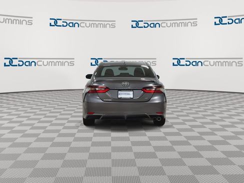 Used 2022 Toyota Camry SE w/ Audio Upgrade Package image 8