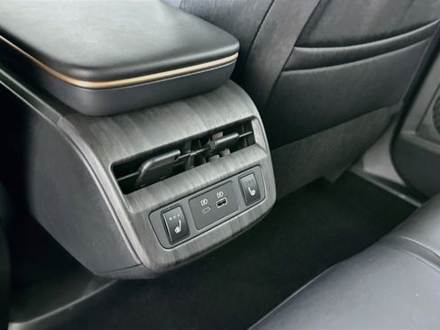 Used 2023 Nissan Ariya FWD image 27