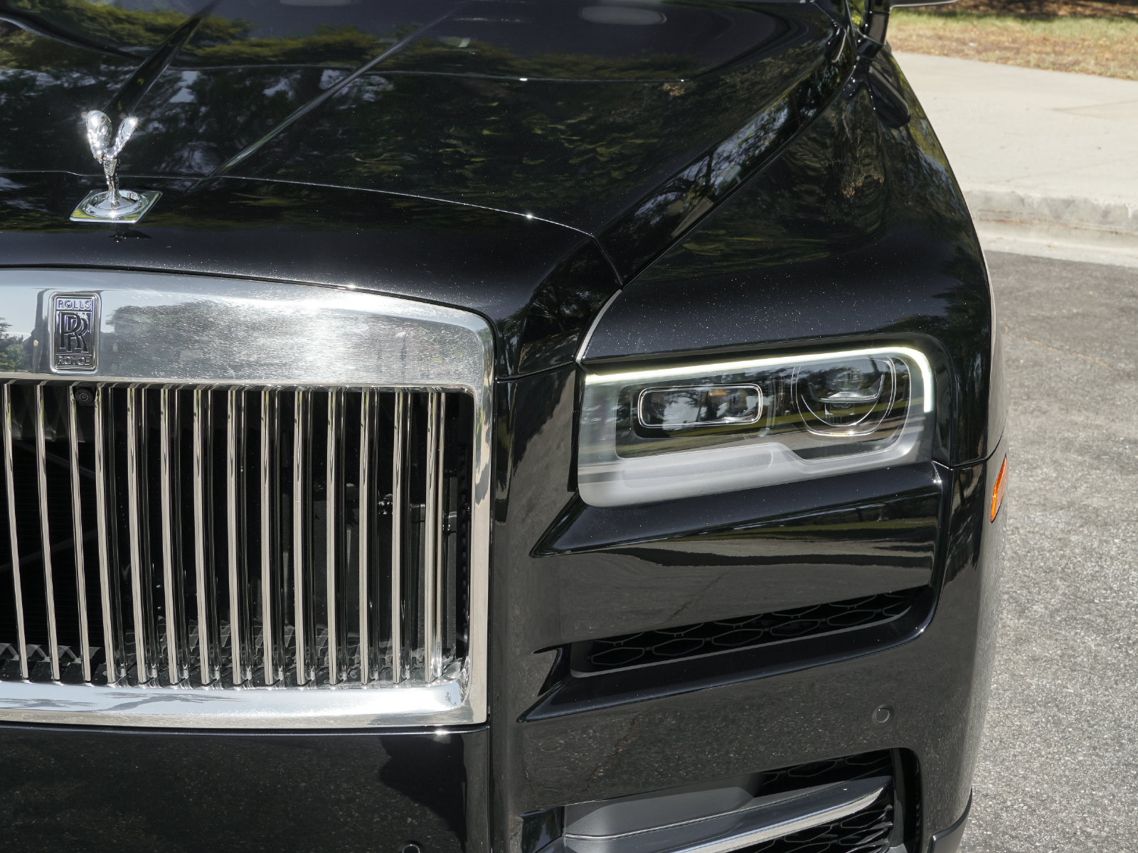 Certified 2024 Rolls-Royce Cullinan w/ Cullinan Package AWD/4WD image 34