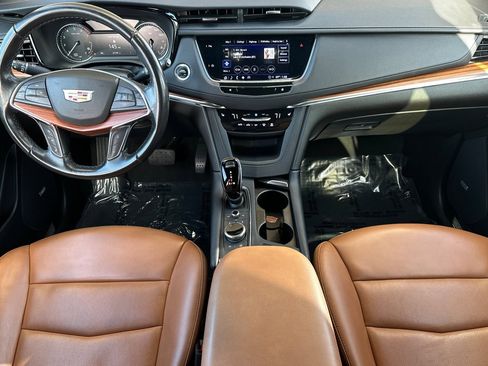Used 2022 Cadillac XT5 Premium Luxury image 16