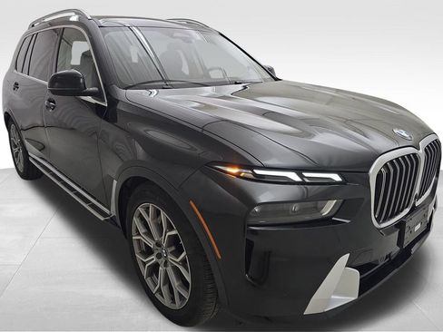 Used 2024 BMW X7 xDrive40i AWD/4WD image 2