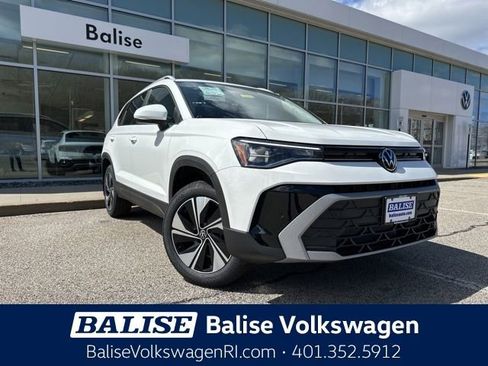 New 2026 Volkswagen Taos SE AWD/4WD image 1