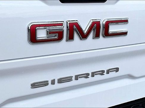 Certified 2025 GMC Sierra 2500 SLT w/ SLT Premium Package AWD/4WD image 8