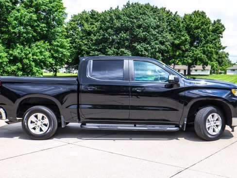 Used 2022 Chevrolet Silverado 1500 LT w/ LPO, Dark Essentials Package RWD image 5