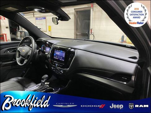 Used 2023 Chevrolet Traverse LT image 35