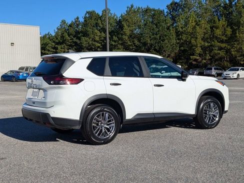 Certified 2024 Nissan Rogue S image 4