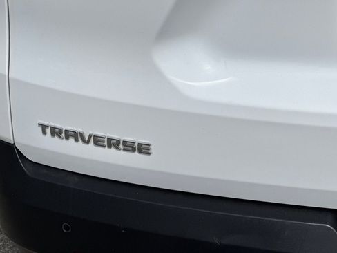 Used 2023 Chevrolet Traverse LT image 28