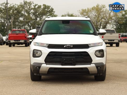 Used 2023 Chevrolet TrailBlazer LT AWD/4WD image 2