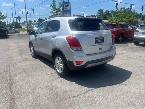 Used 2017 Chevrolet Trax LT w/ Driver Confidence Package FWD image 4