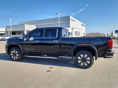 Used 2020 GMC Sierra 2500 Denali w/ Denali Ultimate Package image 9