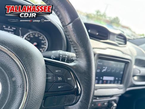 Used 2020 Jeep Renegade Altitude FWD image 17