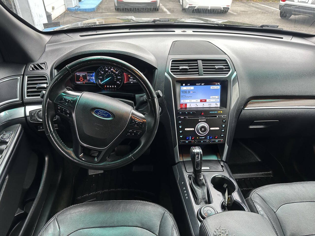 Used 2017 Ford Explorer Limited w/ Equipment Group 301A AWD/4WD image 14