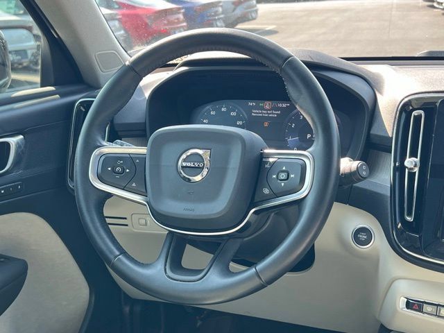 Used 2020 Volvo XC40 T5 Inscription w/ Protection Package Premier AWD/4WD image 16