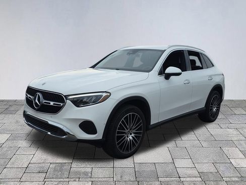 Certified 2025 Mercedes-Benz GLC 300 image 3