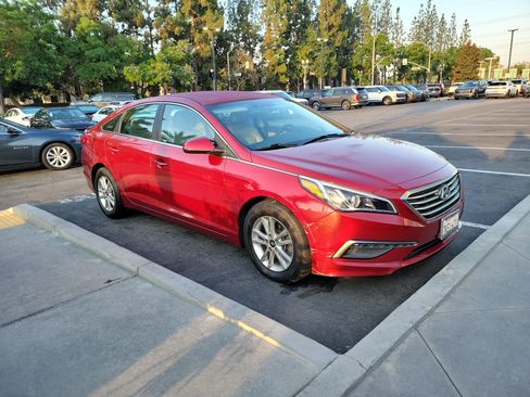 Used 2015 Hyundai Sonata SE w/ Option Group 09 FWD image 3