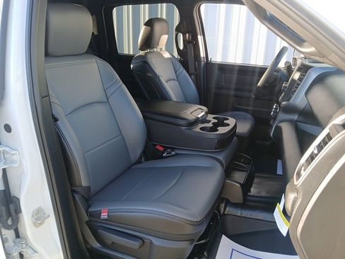 Used 2024 RAM 3500 Tradesman w/ Safety Group image 32