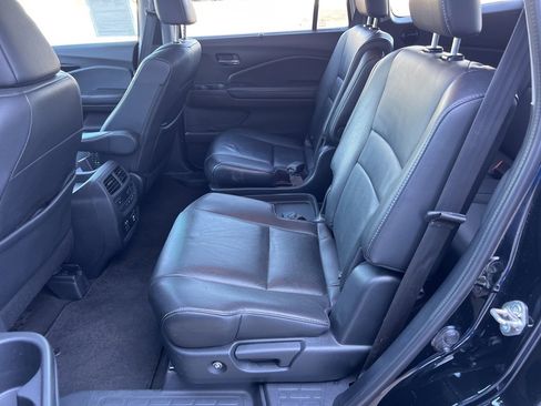 Used 2019 Honda Pilot Touring image 11