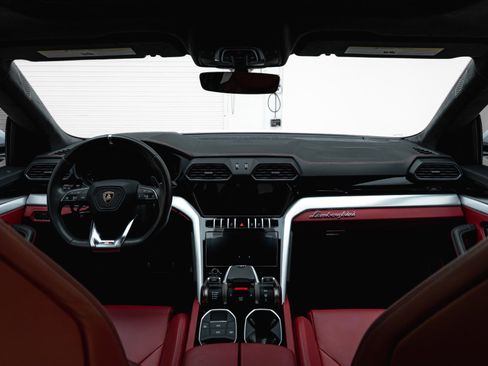 Used 2020 Lamborghini Urus AWD/4WD image 37