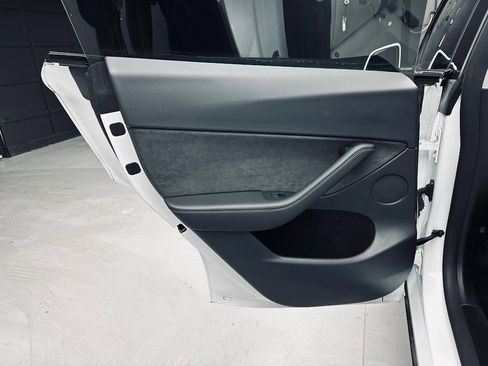 Used 2023 Tesla Model Y Long Range AWD/4WD image 27