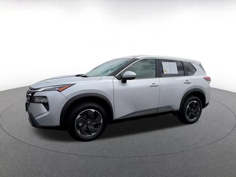 Used 2025 Nissan Rogue SV FWD image 8
