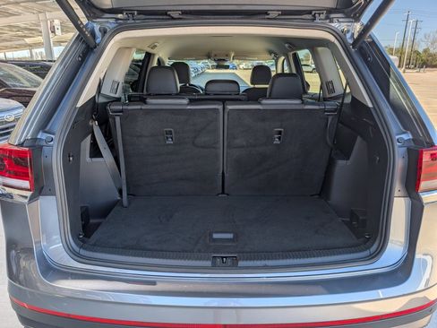 Used 2025 Volkswagen Atlas SE FWD image 27