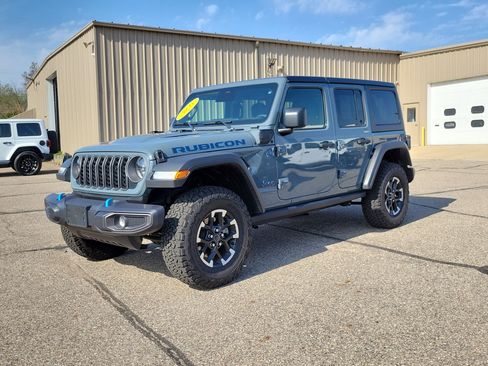 Used 2025 Jeep Wrangler Unlimited Rubicon 4xe w/ Safety Group AWD/4WD image 2