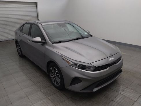 Used 2022 Kia Forte LXS FWD image 13